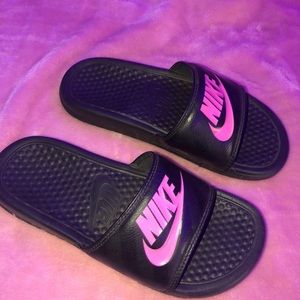 NIKE Slides